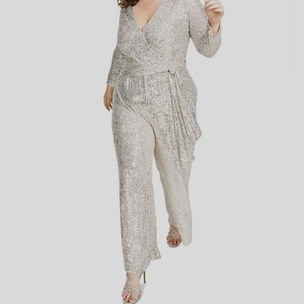 Eliza J shimmering sequinned jumpsuit with removable belt. SZ 16 Slay in Silver!